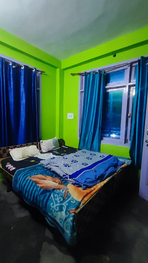 Bedroom 2, Moksha Cafe & Cottages, Kullu