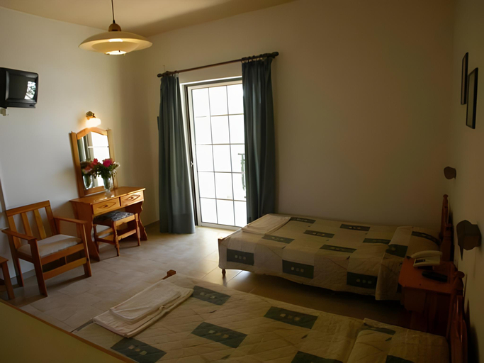 Bedroom 3, Hotel Marilen, South Aegean