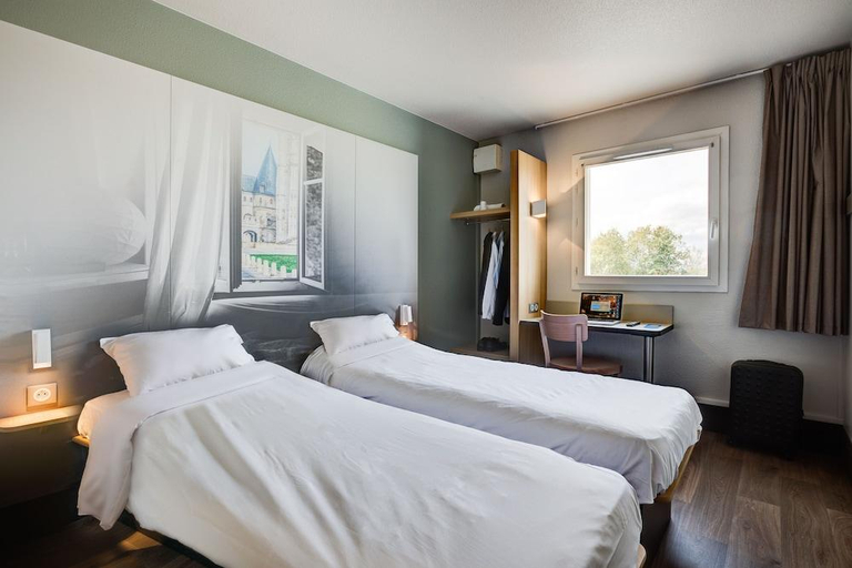 Bedroom 3, B&B HOTEL BEAUVAIS, Oise