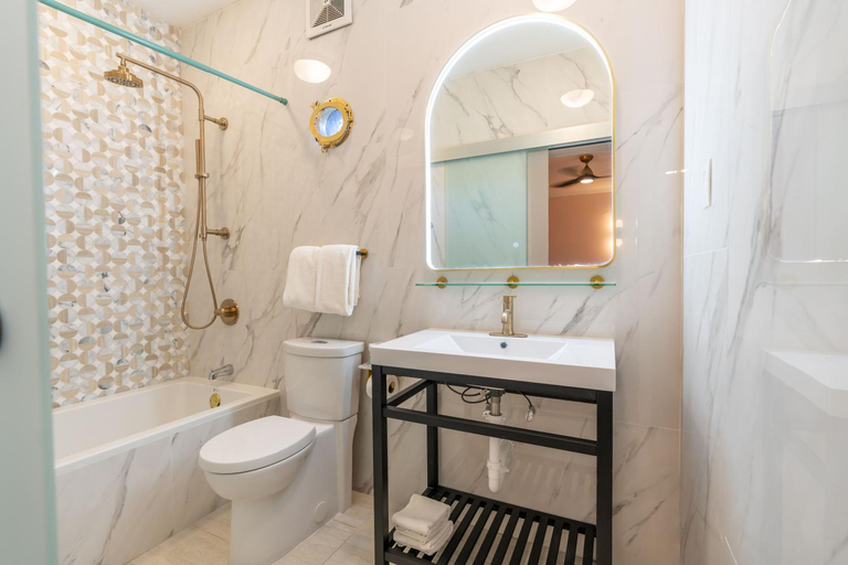 Bathroom 4, TRAVELLERS BEACH RESORT