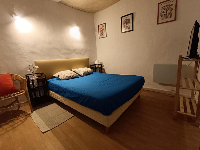 Bedroom 2, Les Maisons de Gaia Chambres d'hotes climatisees, Aude