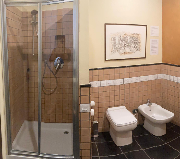 Bathroom 3, Angolo Del Poeta, Bergamo