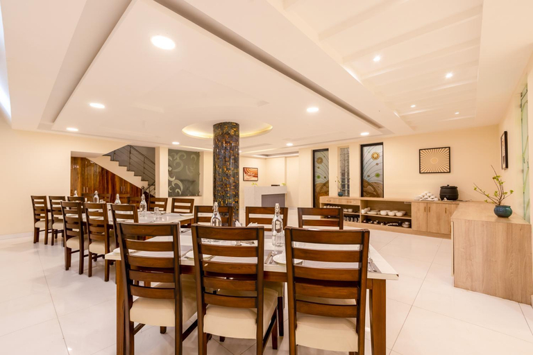 Food & Drinks 5, OPO Essential Sec 21, Gurgaon
