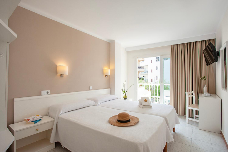 Bedroom 3, Hostal Residencia Sutimar, Baleares
