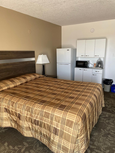Bedroom 3, Hilltop Motor Inn, Division No. 12