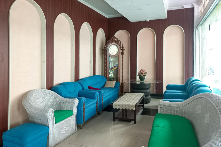 Public Area 3, RedDoorz Hotel Baaraka near Living World, Pekanbaru