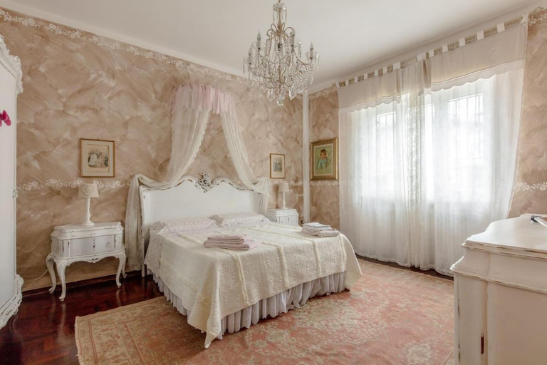 Bedroom 2, Le Bouganville Apartment- Downtown & close to the beach, Brescia