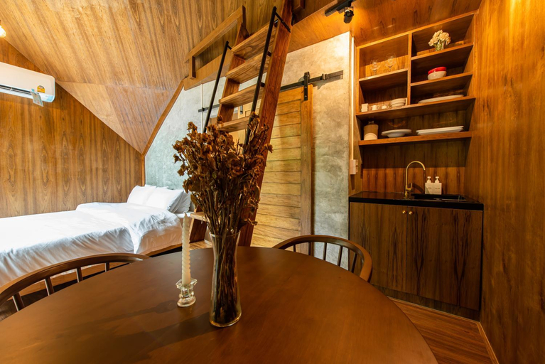 Bedroom 3, Issara Bar&House, Pattaya