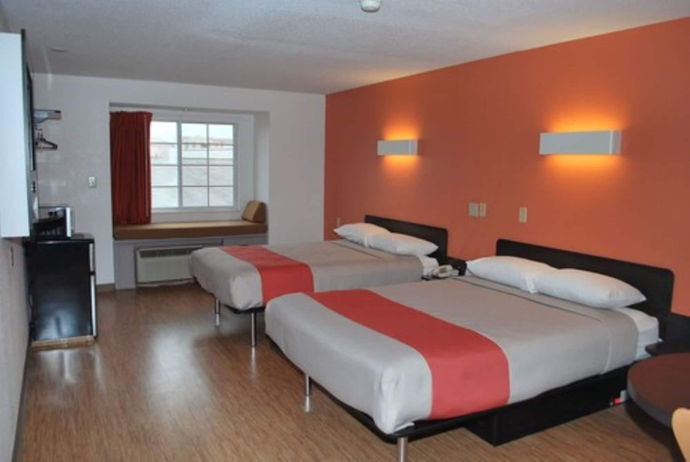 Bedroom 4, Motel 6 Indianapolis, IN, Marion