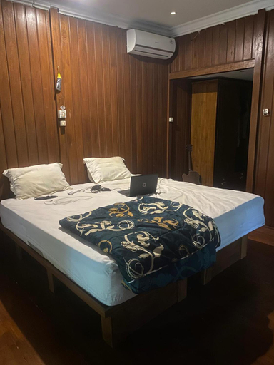 Bedroom, HENDRO'S SURF CAMP Pulau merah, Banyuwangi