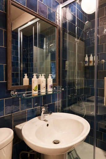 Bathroom 4, Woodstock Arms, Oxfordshire