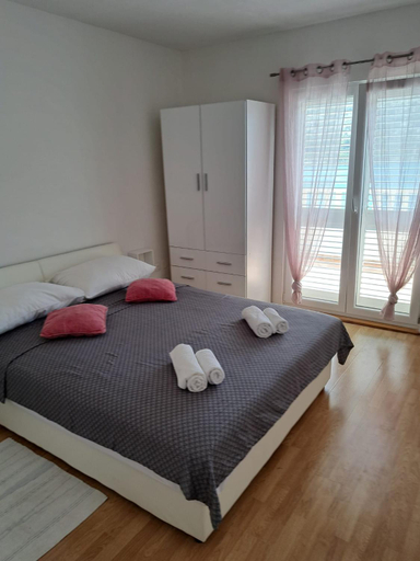 Bedroom 2, Apartments Andelic, Marina