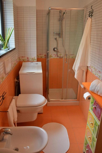 Bathroom 5, Casa Aurora, Messina