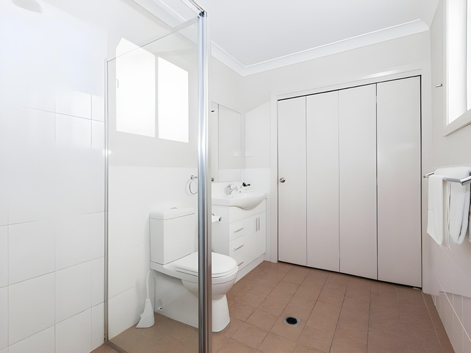 Bathroom 4, Owl Head Lodge, Mid-Western Regional - Pt A