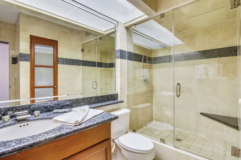 Bathroom, Luis' Lookout by Ryson Vacation Rentals, Galveston