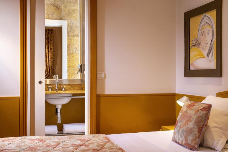 Bedroom 3, Hôtel du Levant, Paris