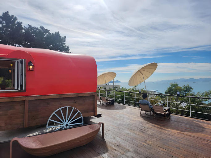 Others 1, Namhae arahil pension, Namhae
