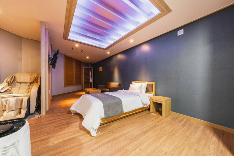 Bedroom 2, Seosan Daesan Golden Business Hotel, Seosan