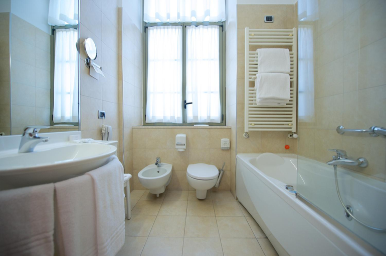 Bathroom 4, Best Western Crystal Palace Hotel, Torino