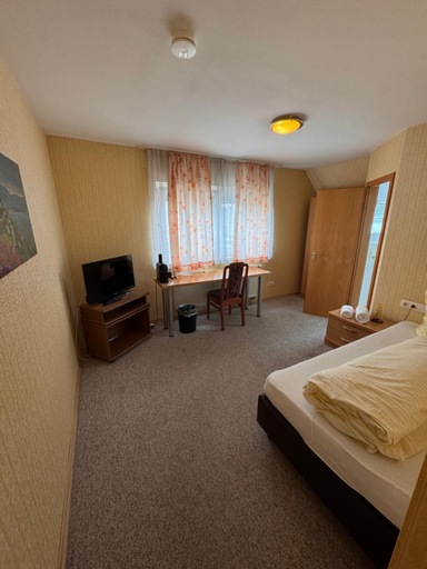 Bedroom 2, Gasthof Hirschkeller, Göppingen