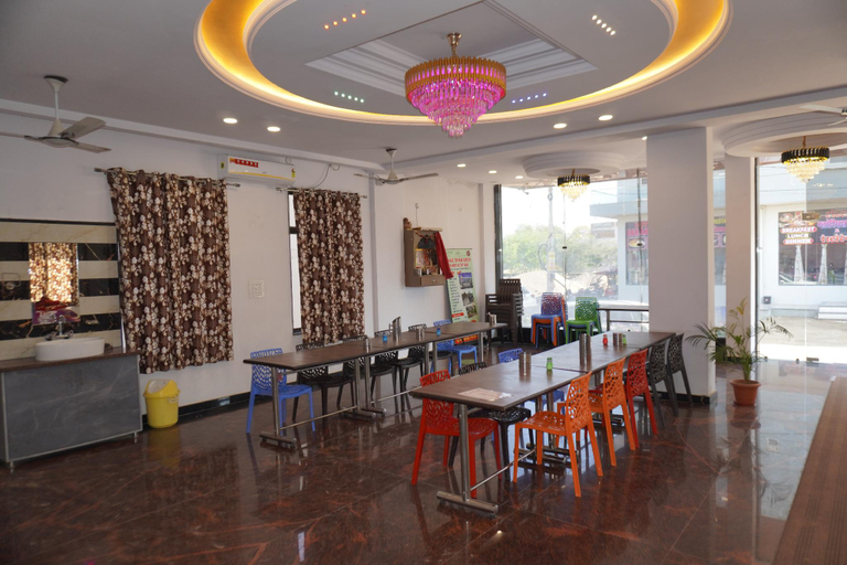 Food & Drinks, Shree radhe mohan hotel and resort khatushyamji, Sikar