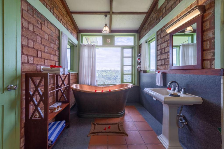 Bathroom, Spicetree Munnar, Idukki