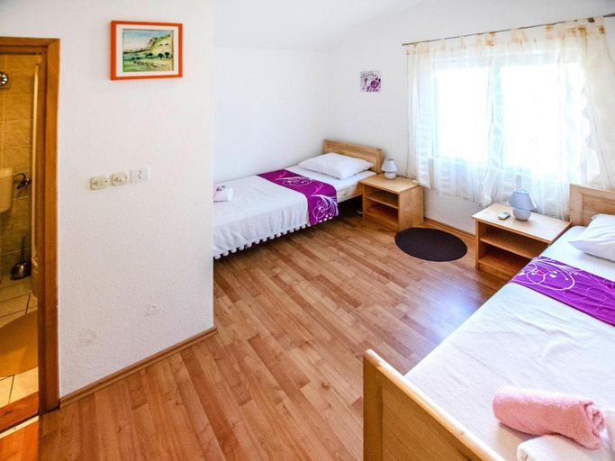 4, Apartment in Seline near Paklenica Park, Starigrad