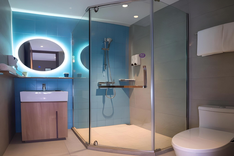 Bathroom 3, Home Inn Neo Dezhou Dongfeng Middle Road Department Store Building, Dezhou