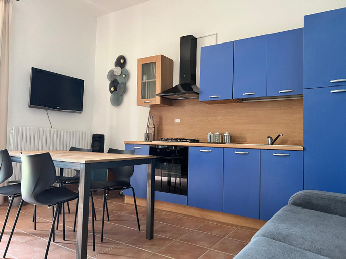 5, Country House Western Club, Teramo
