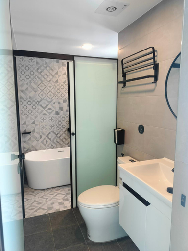 Bathroom 3, 小島50號, Pingtung