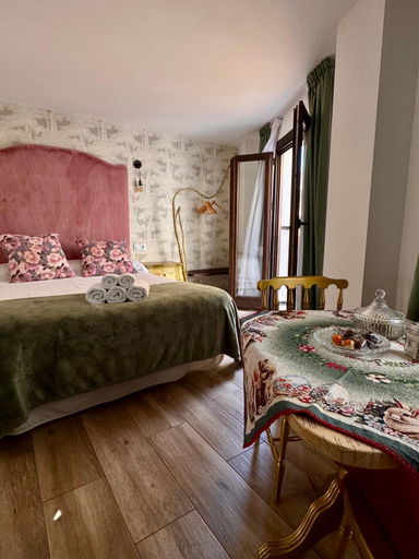 Bedroom 2, ATENEO CUENCA Suites con cocina en el casco historico, Cuenca