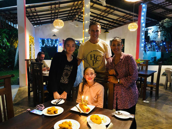 Food & Drinks 4, Jungle house, Habaraduwa