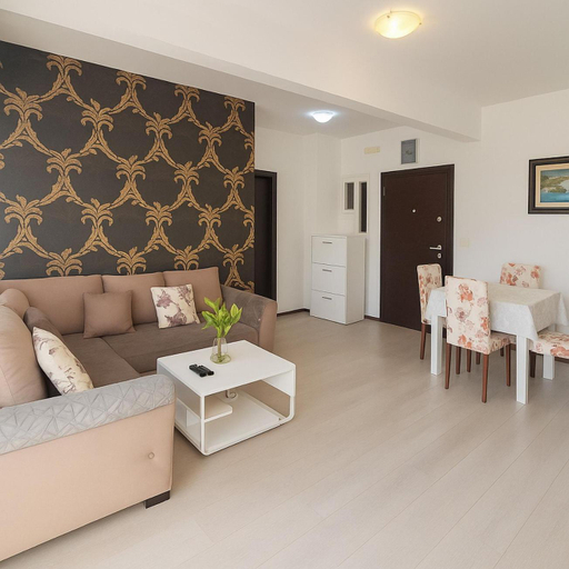 Others 5, Apartment Adrialux