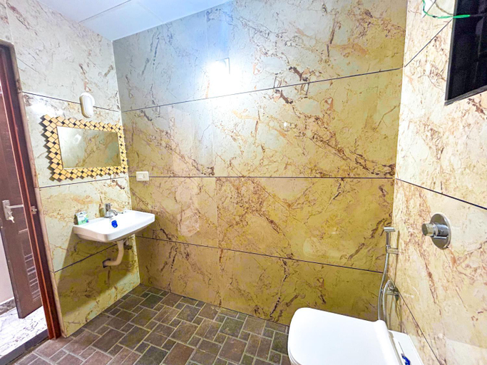 Bathroom 4, Fraydel Homestay, Uttara Kannada
