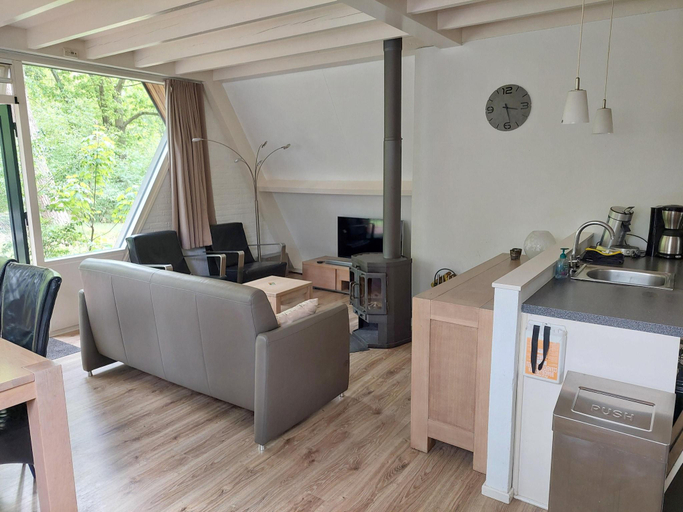 Others 3, Chalet in Tyrol near Ski Slope, Weert