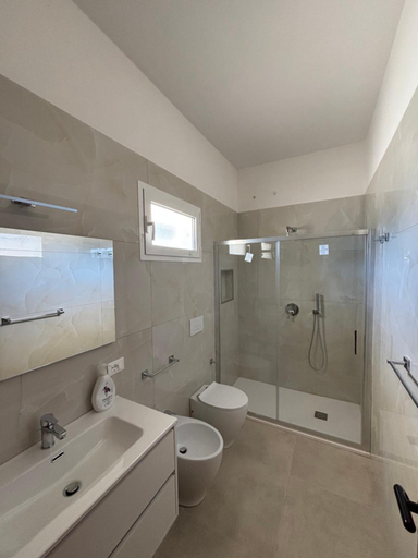 Bathroom 3, Villa Bella Vista, Trapani