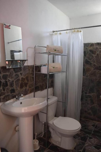 Bathroom 4, Apu Ecolodge, Huaylas