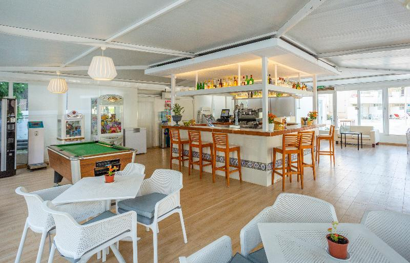 Food & Drinks 4, BJ Apartamentos Club Sa Coma, Baleares