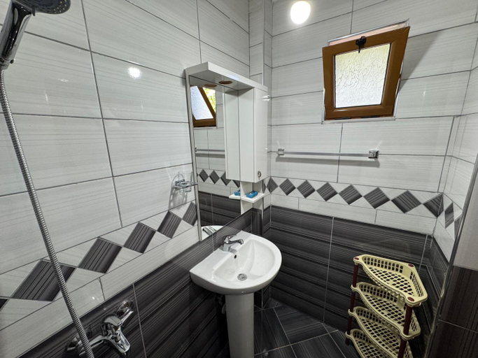 Bathroom 3, Apartment Toni Caca Ksamil, Sarandës