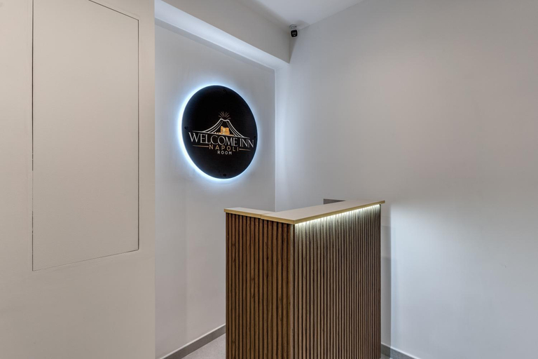 Public Area 4, Welcome Inn Napoli Rooms, private bathrooms, Napoli