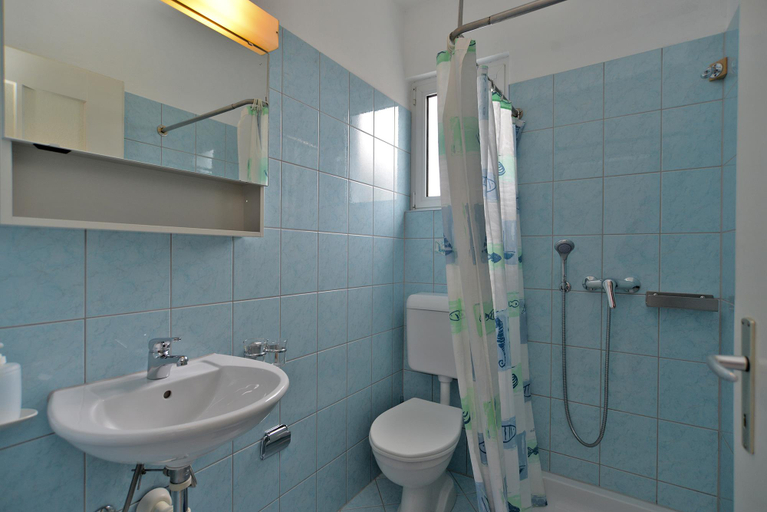 Bathroom, Apartment 2071, Fažana