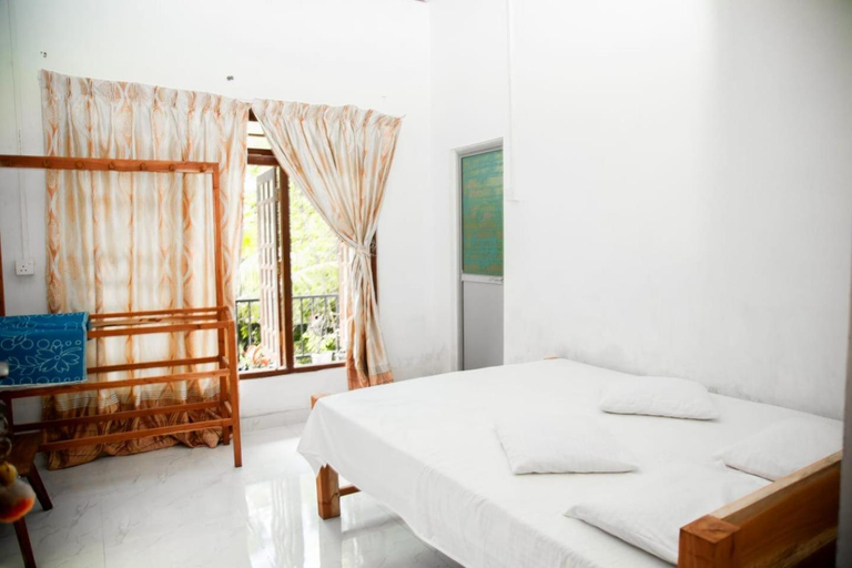Bedroom 2, Sun City Family Inn, Ambagamuwa