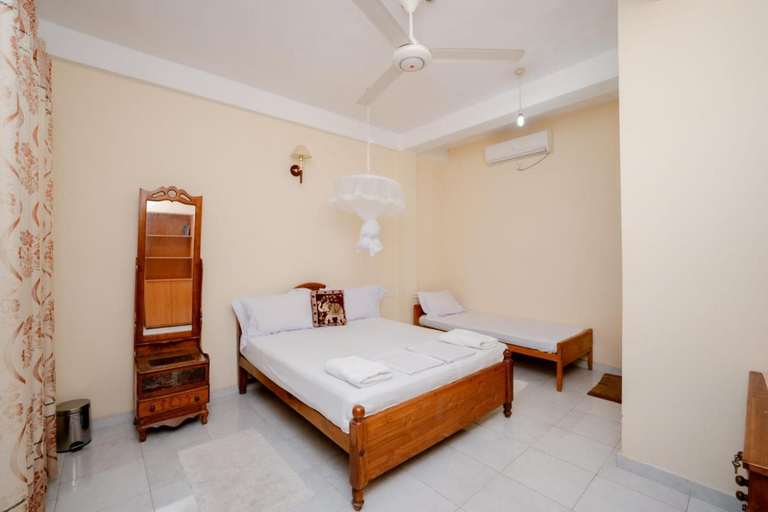 Bedroom 3, Villa Pinnawala Homestay, Rambukkana