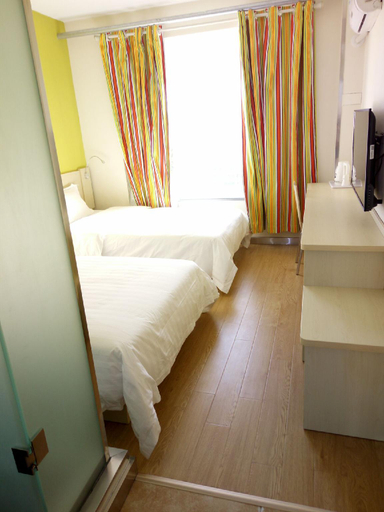 Bedroom 2, 7 Days Inn Zhangye Gaotai County Central Square, Zhangye