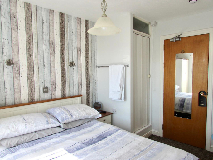 Bedroom 2, Westward B&B, Cornwall