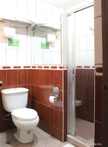 Bathroom 4, Kokomos Suites Hotel, Mabalacat