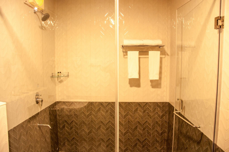 Bathroom 3, UDS COCO Hotels and Resorts, Tiruppur