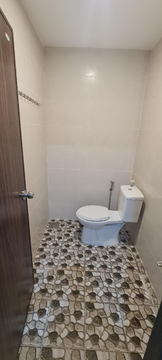Bathroom 5, Grandma's House 2, Cái Răng