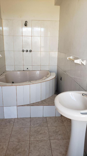 Bathroom 5, Hostal el Puerto, Alto Amazonas