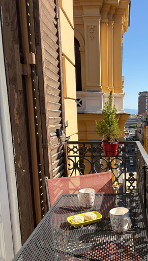 Others 3, Voglia 'e turna, Napoli